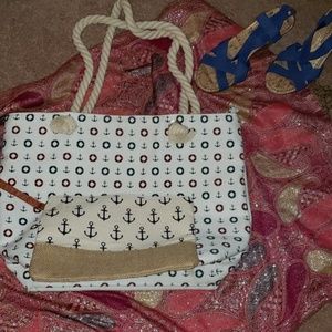 Beach bag & matching wristlet.